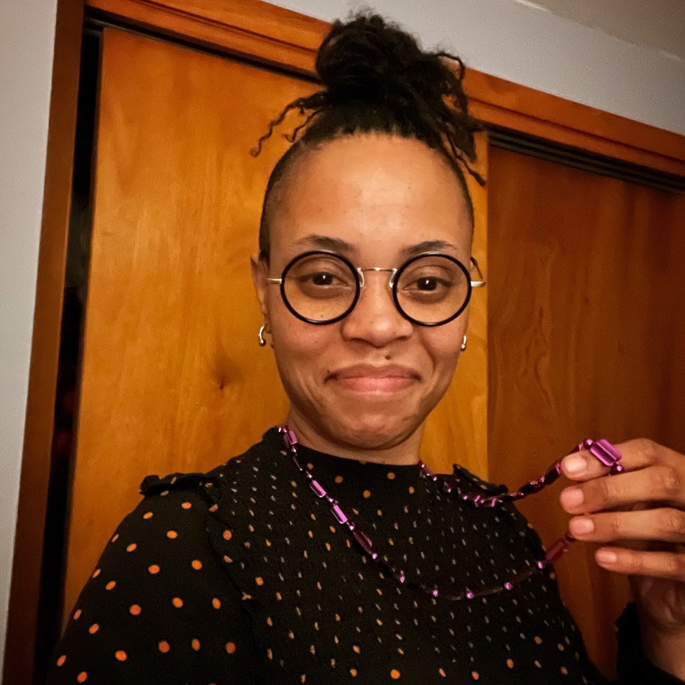 Meet your Posher, Danielle
